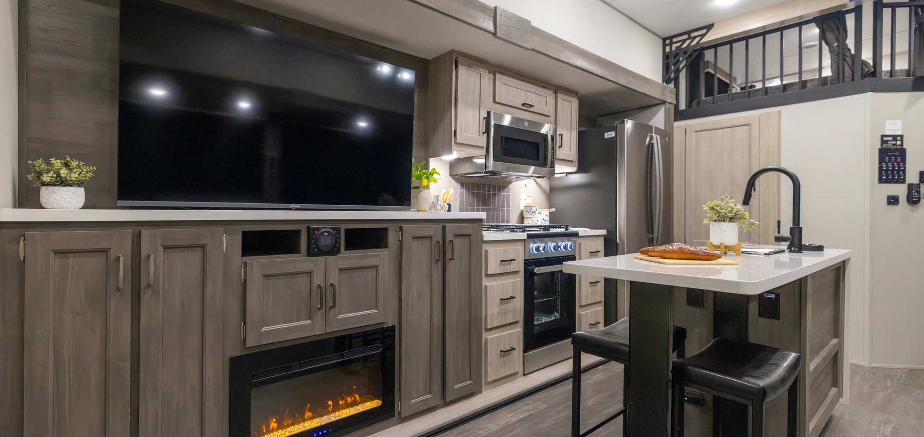 Aurora Destination Series RVs